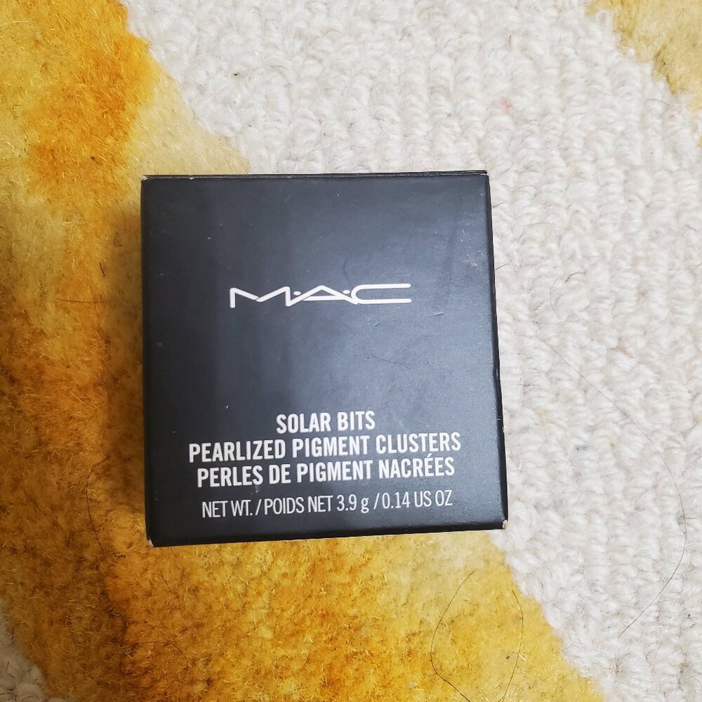 MAC Solar Bits Pearlized Pigment Clusters – Impassioned